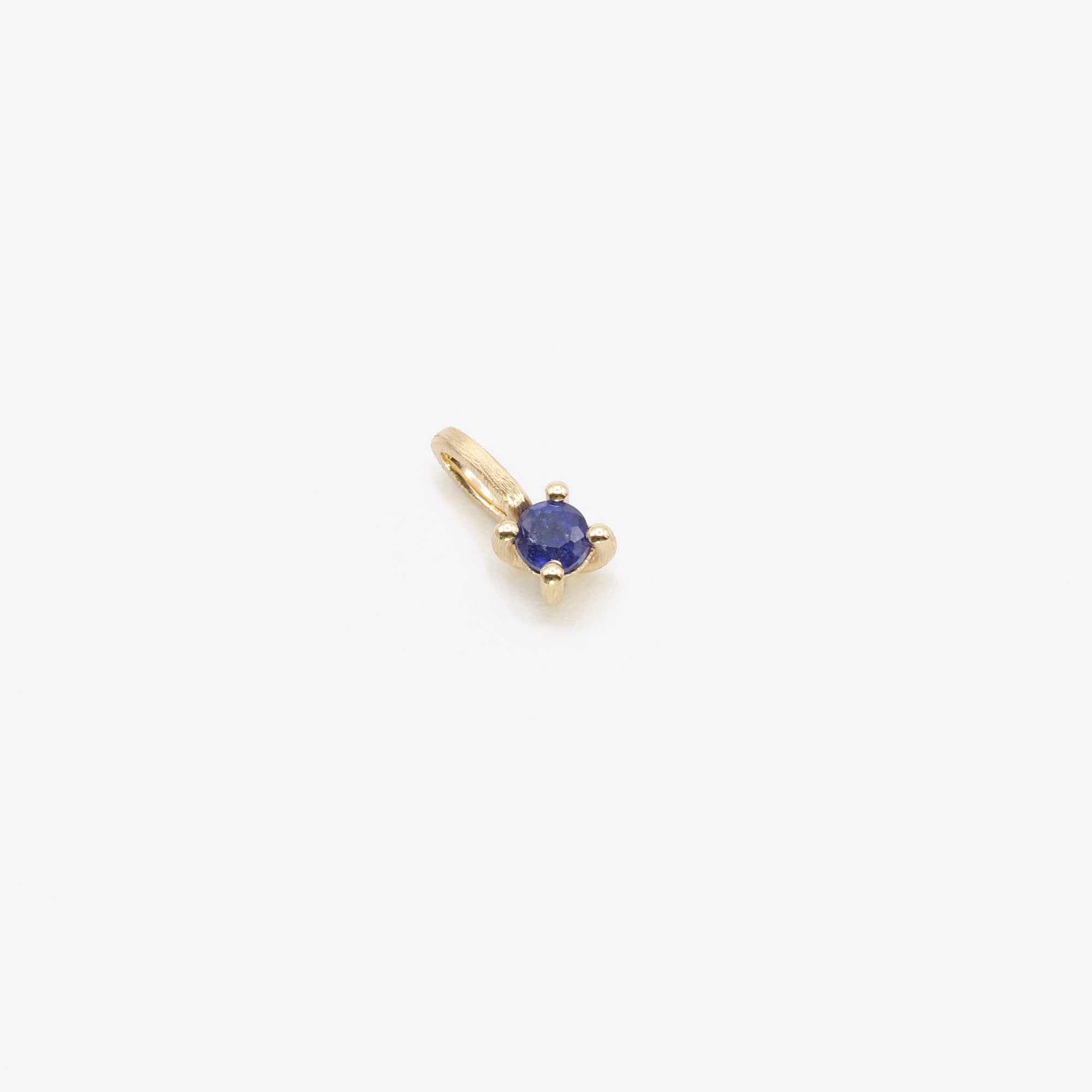 14-karaats gouden hanger met blauwe saffier, september geboortesteen, narrae