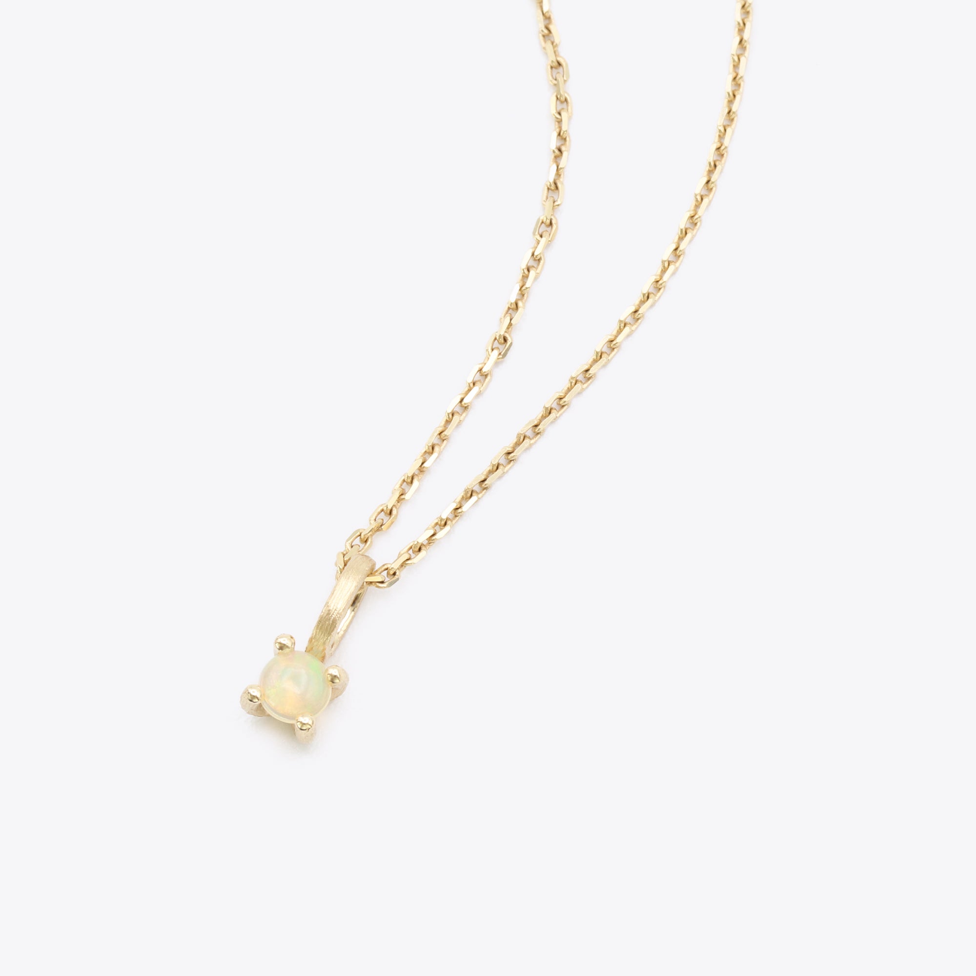 14-karaats gouden ketting met Ethiopische opaal hanger, geboortesteen oktober, narrae