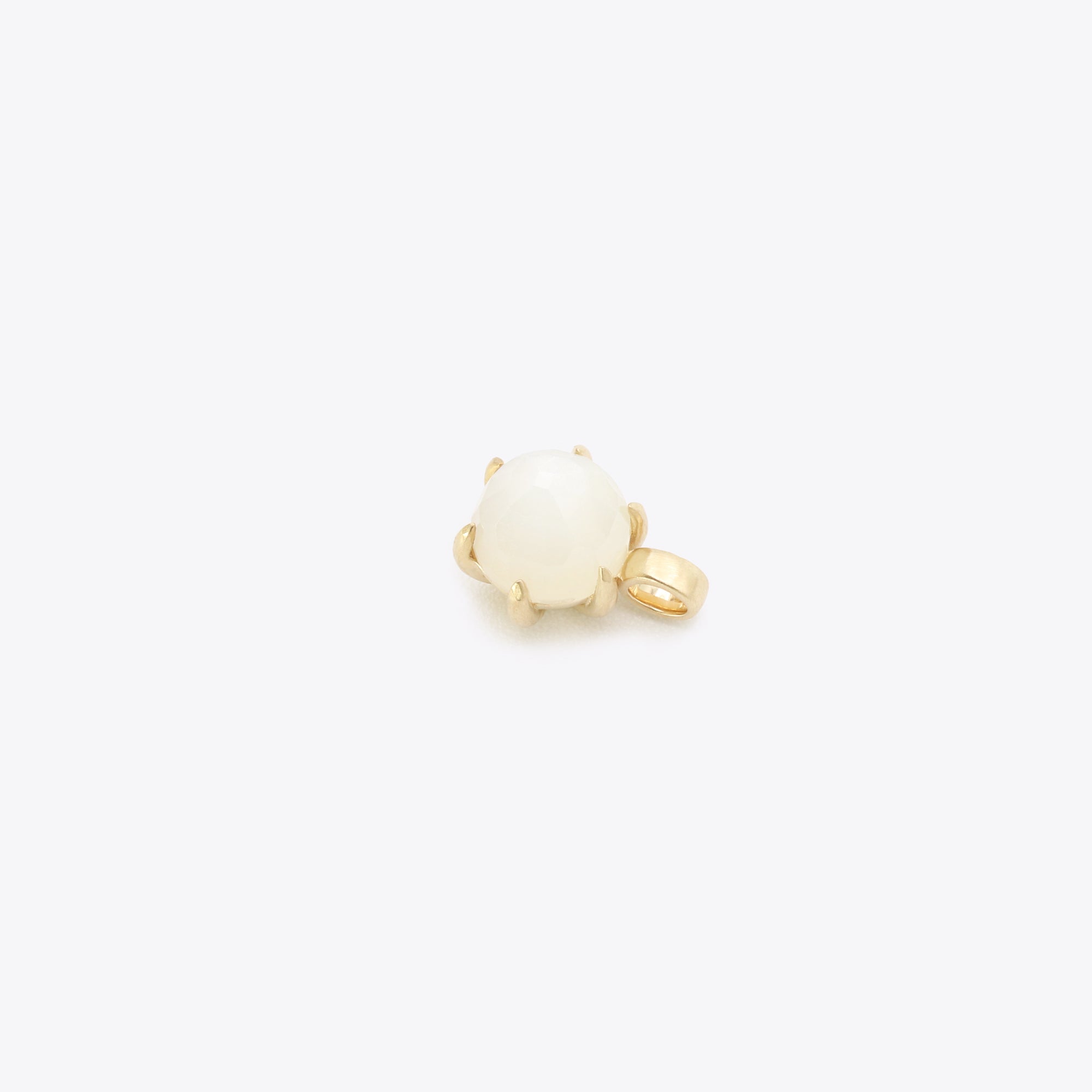 14-karaats gouden hanger met witte maansteen, in satin finish, luxe sieraad dat een nieuw begin en intuïtie symboliseert, narrae