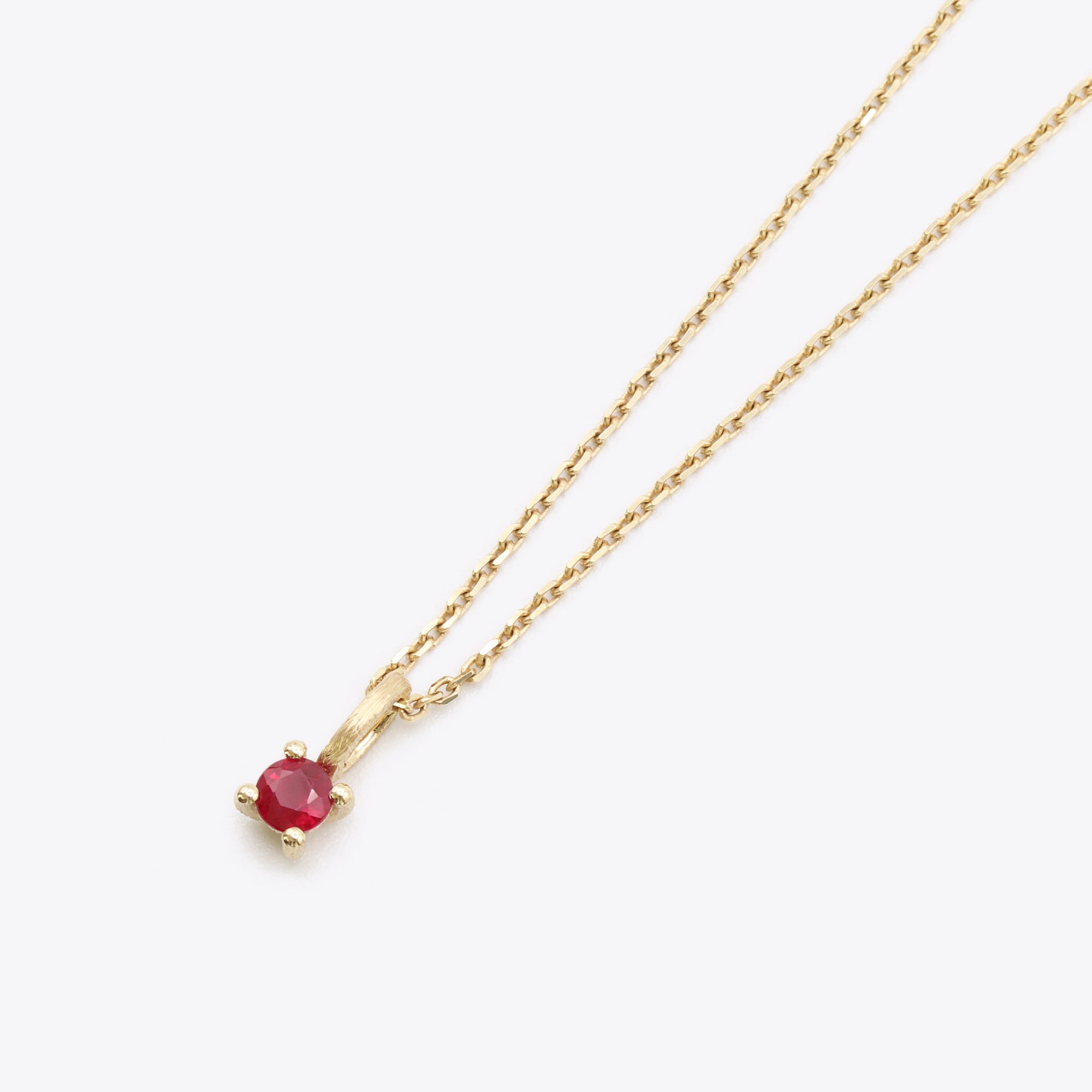 14-karaats gouden ketting met robijn hanger, geboortesteen juli, narrae