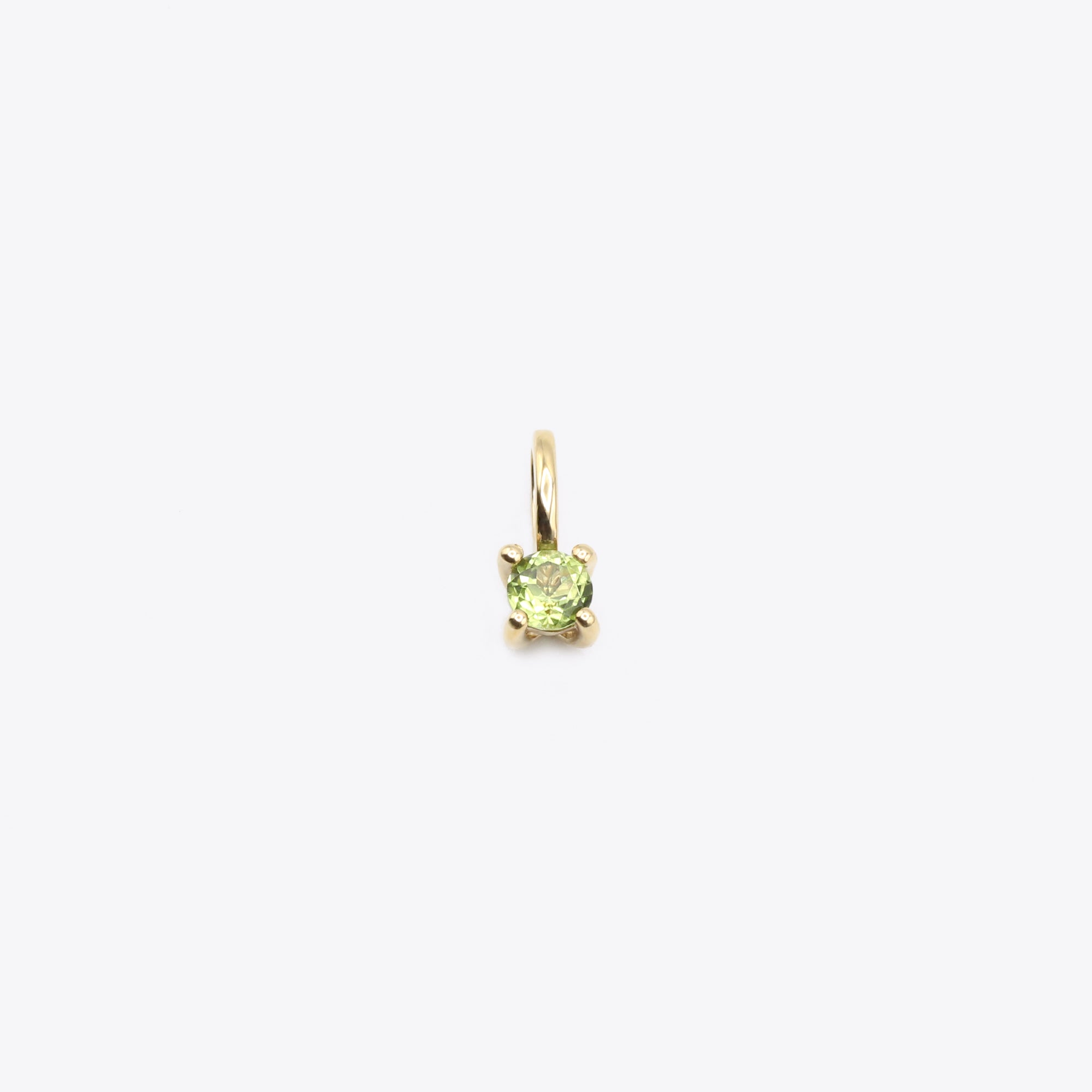 august birthstone pendant 14k gold with peridot