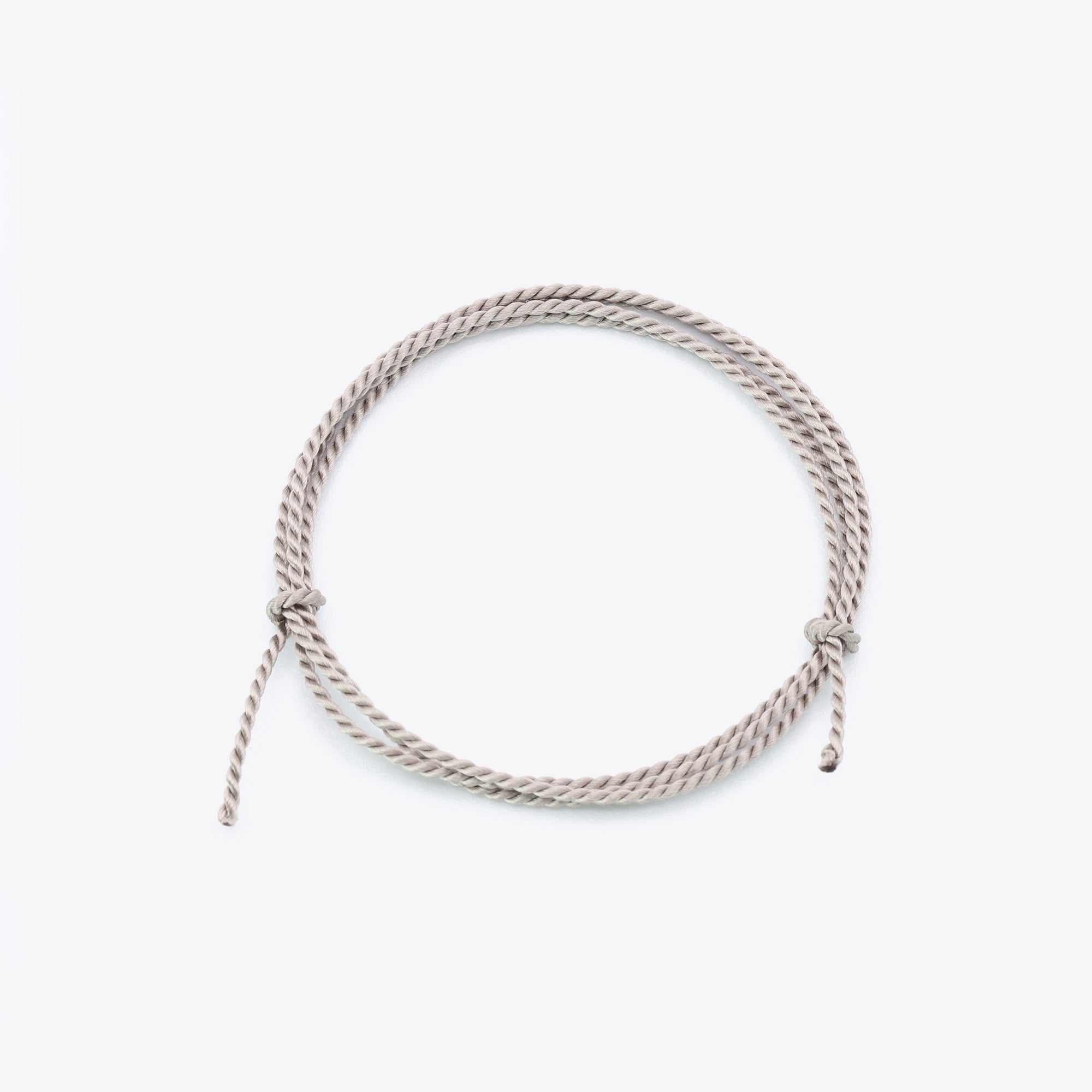 Grijs natuursatijn koord voor het maken van een armband of ketting