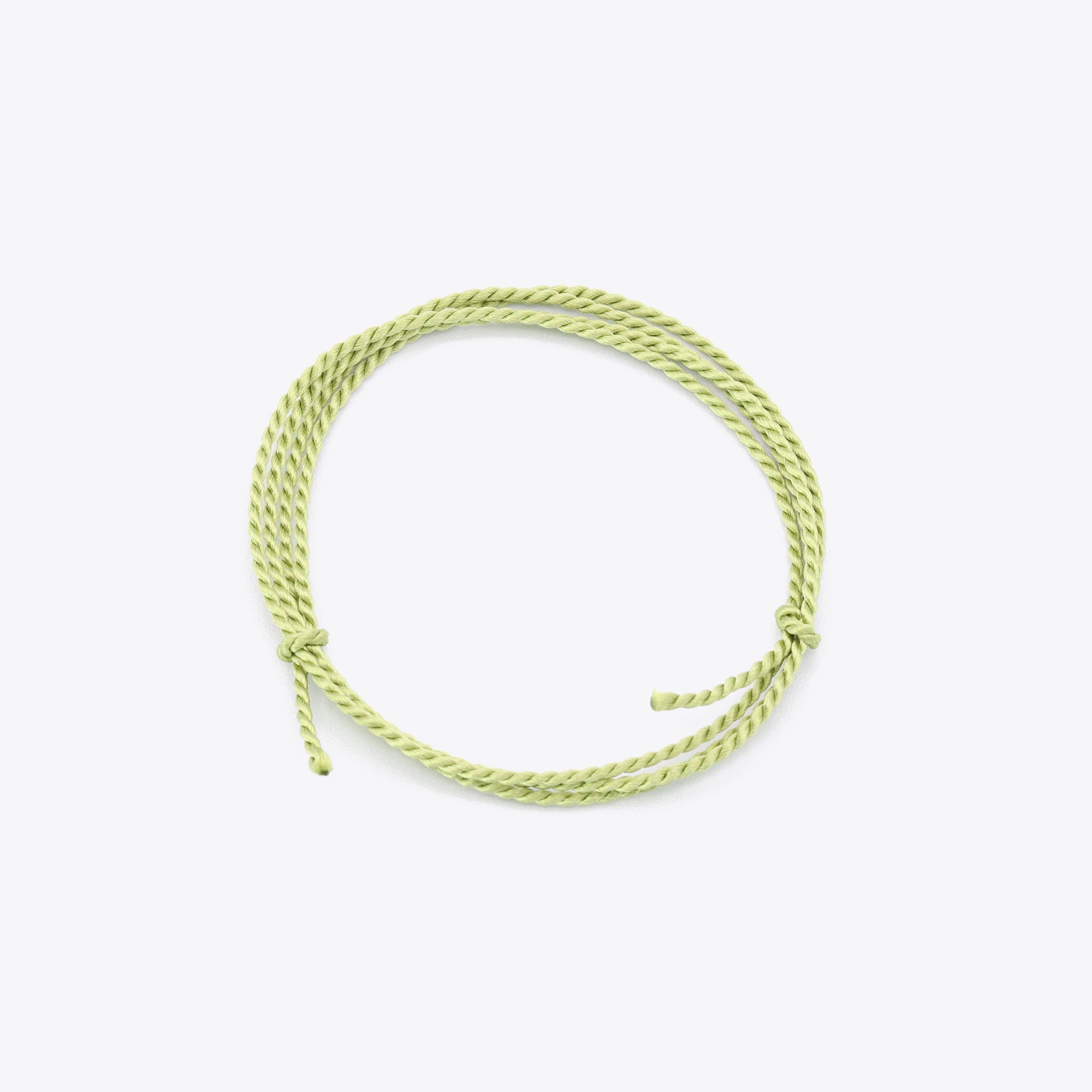 Lichtgroen natuursatijn koord voor het maken van een armband of ketting